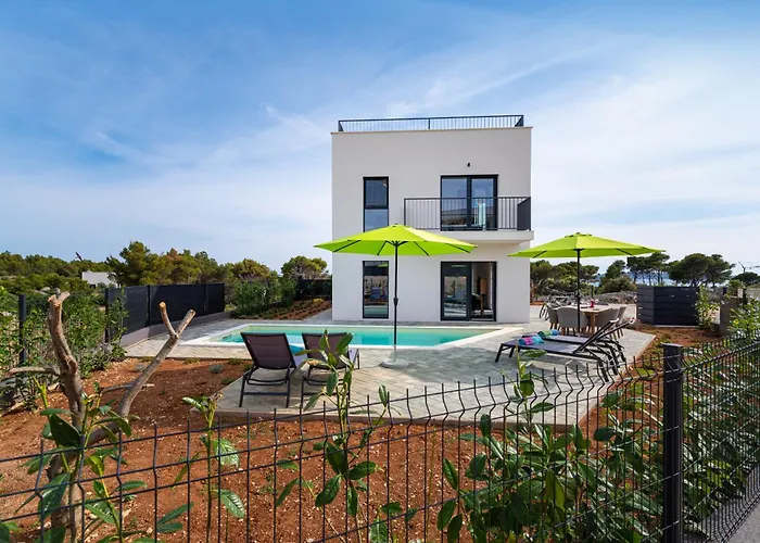 Sundeck - Near Sibenik Brodarica (Sibenik-Knin)