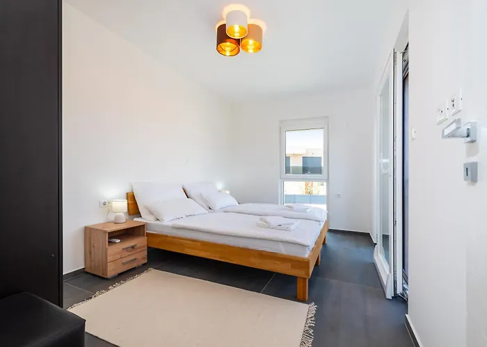 Sundeck - Near Sibenik Hébergement de vacances